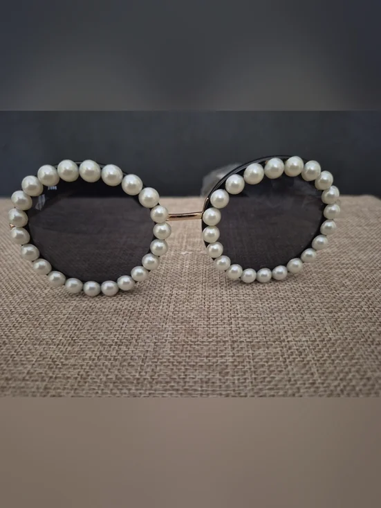 New Retro Pearl-Trim Round Sunglasses - Black With Hard Case And Cloth - Picture 6 of 8